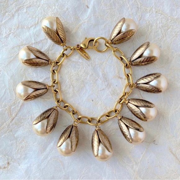 Jewelry - Lenora Dame Elegant Gold and Cream Pearl Bracelet